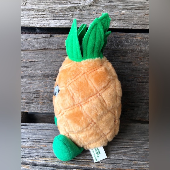 Country Yumkin Juicie Pineapple plush toy Stuffed Anthropomorphic plushie 1983💚 - Picture 4 of 9